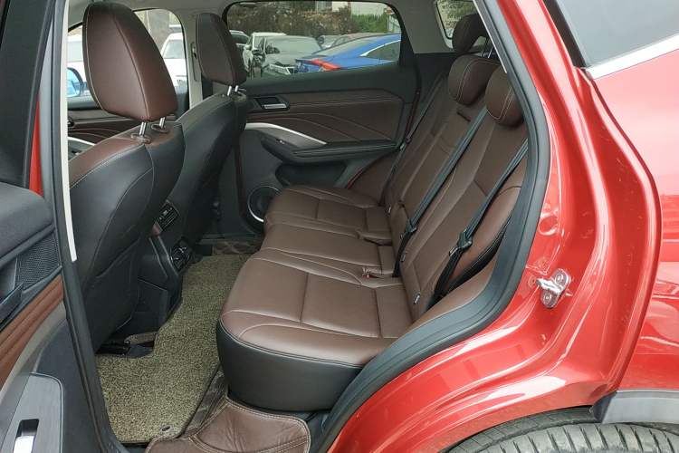 Used Wey VV6 2018 2.0T Two-Wheel-Drive Ultra-Luxury Version China V Standard
