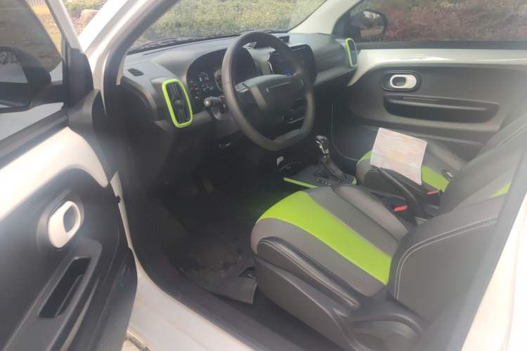 Used Roewe Clever 2021 302 km New Four-Seater Super-Efficient Version