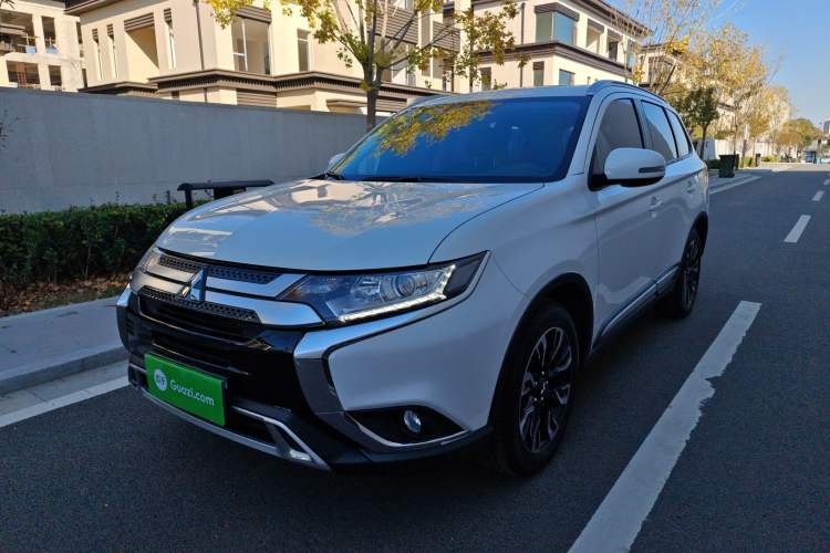 Used Mitsubishi Outlander 2019 2.0L Two-Wheel Drive Comfort Edition 5 Seats China V Standard