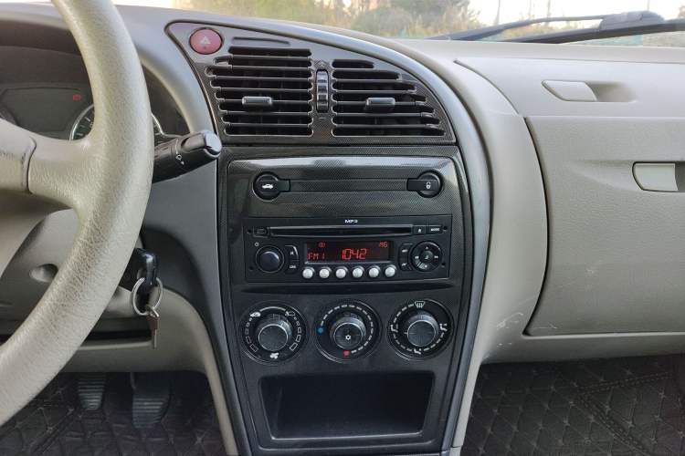 Used Citroen Elysee 2013 Sedan Classic 1.6L Manual Tech Edition
