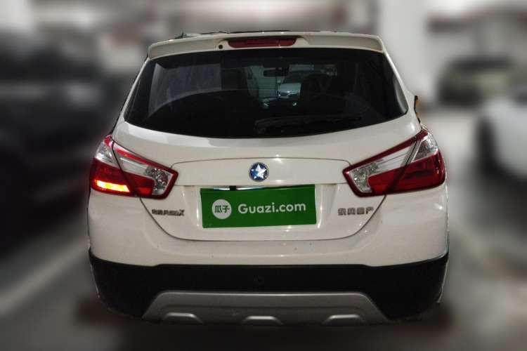 Used Venucia R50X 2013 1.6L Automatic Model