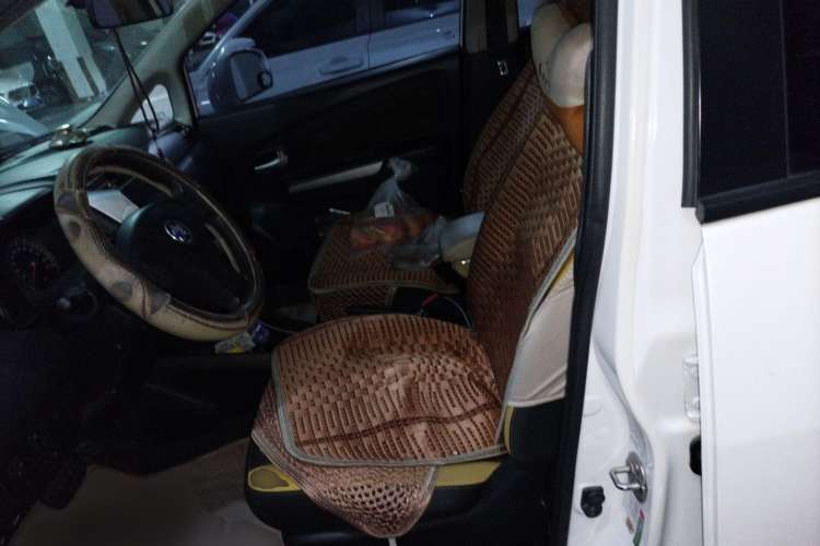 Used Venucia R50X 2013 1.6L Automatic Model