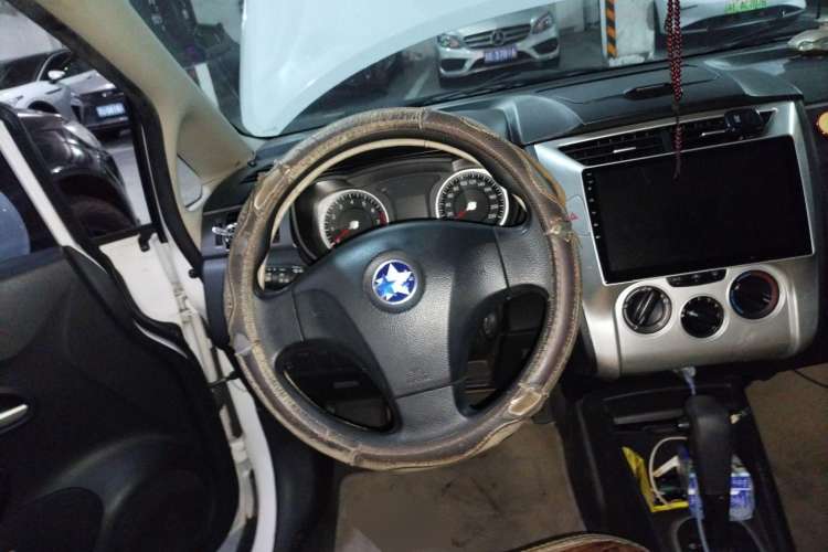 Used Venucia R50X 2013 1.6L Automatic Model