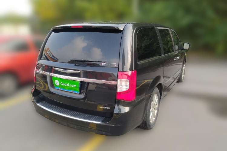 Used Chrysler Grand Voyager 2014 3.6L Comfort Edition
