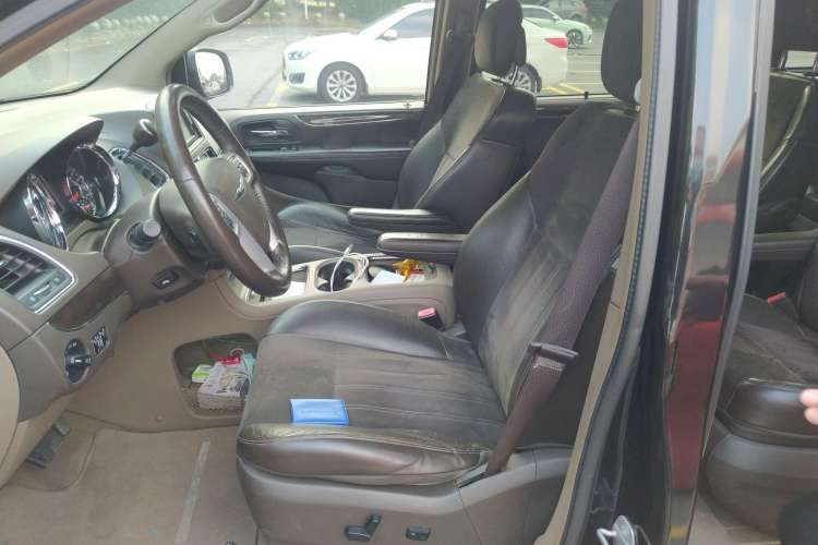 Used Chrysler Grand Voyager 2014 3.6L Comfort Edition
