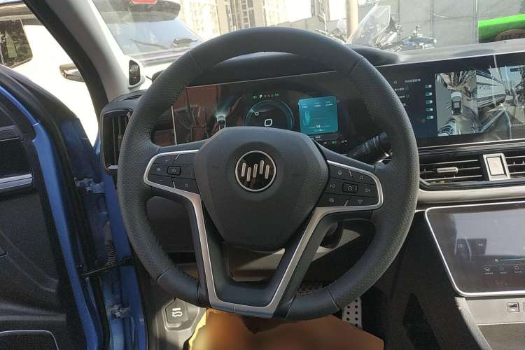 Used WM Motor W6 2021 520 km NEX Exploration Edition