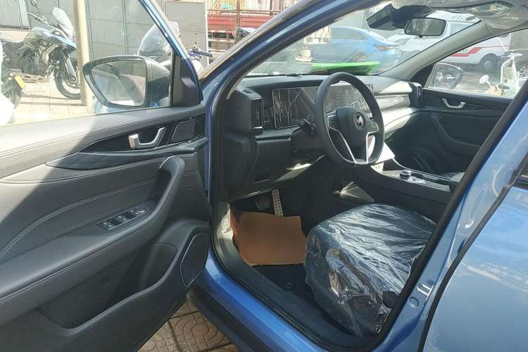 Used WM Motor W6 2021 520 km NEX Exploration Edition