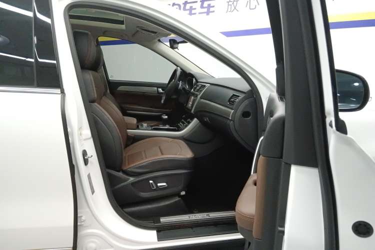 Used Haval H8 2017 2.0T Gasoline Two-Wheel Drive Enjoyment Version