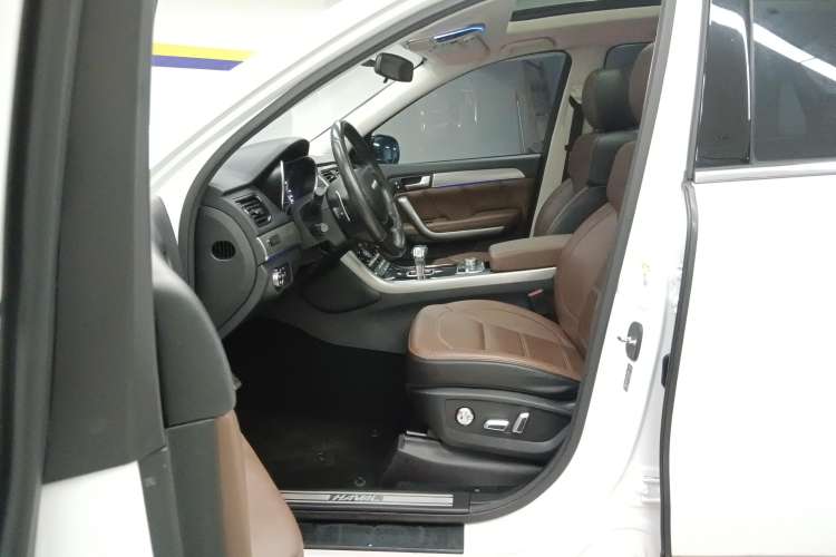 Used Haval H8 2017 2.0T Gasoline Two-Wheel Drive Enjoyment Version