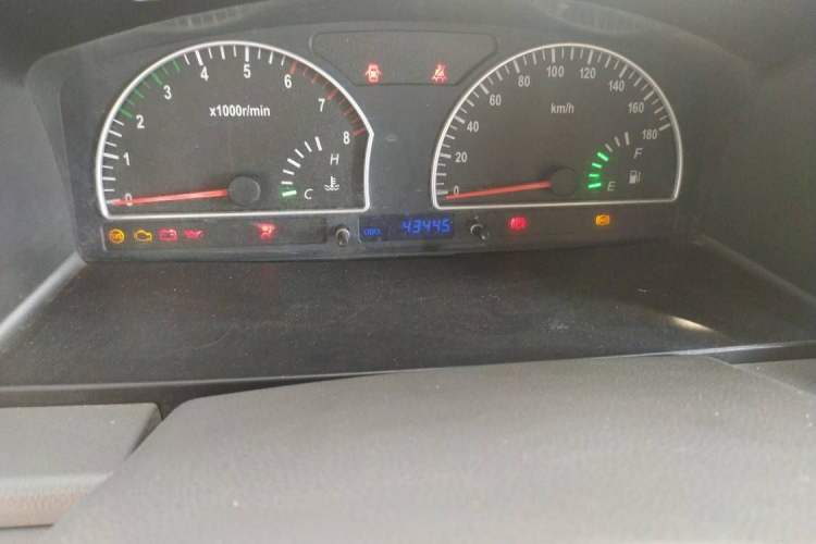 Used Dongfeng Shuaike 2011 1.6L Manual Comfort 7-Seater
