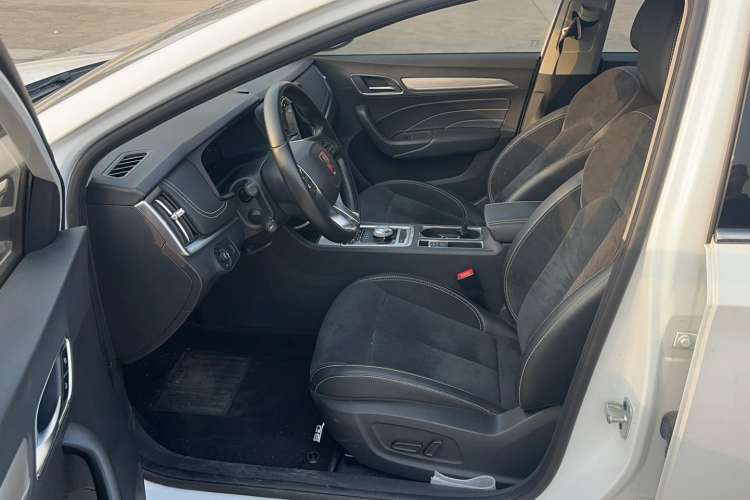 Used Roewe i6 New Energy 2017 45T Hybrid Connective Smart Luxury Edition
