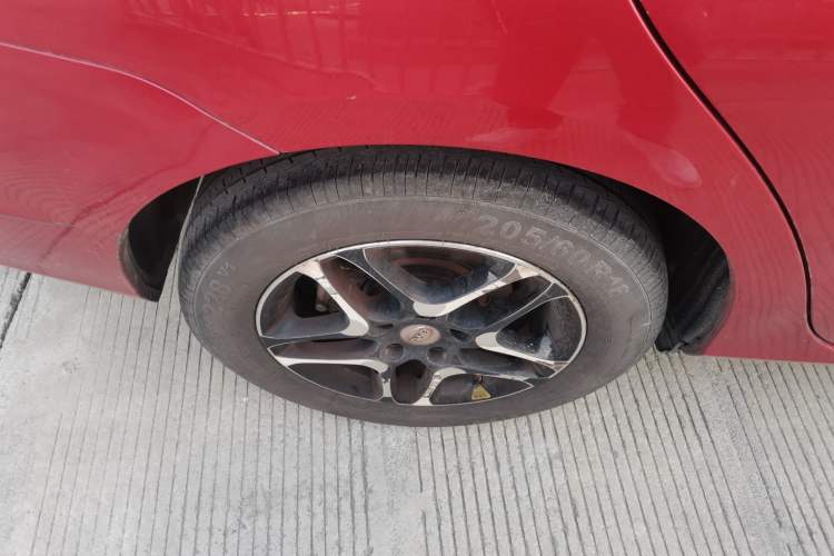 Used BYD G5 2014 1.5TID Automatic Prestige Model
