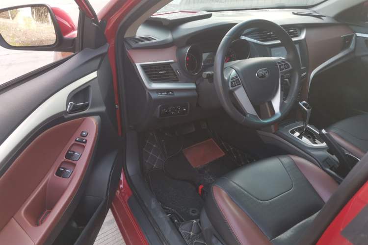 Used BYD G5 2014 1.5TID Automatic Prestige Model
