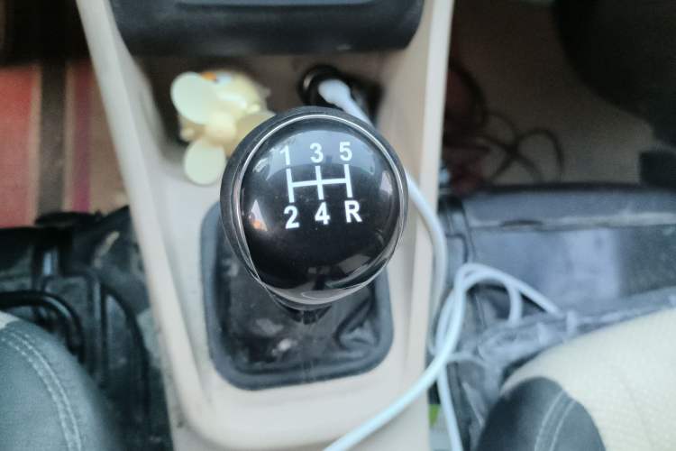 Used CHANGAN KUAYUE Xing V5 2021 1.6L Fortune-Attracting Edition Comfort Model DAM16KR Gear Lever