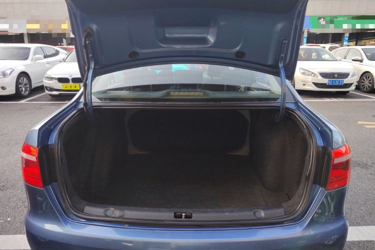 Used Volkswagen Lavida 2013 1.6L Manual Fashion Edition
