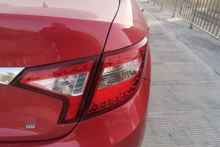 Used BYD G5 2014 1.5TID Automatic Prestige Model
