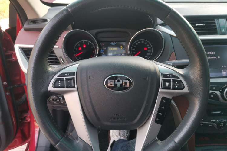 Used BYD G5 2014 1.5TID Automatic Prestige Model
