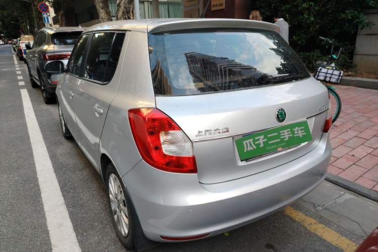 Used Skoda Fabia 2014 1.6L Automatic Crystal Edition
