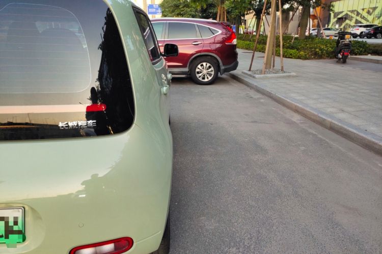 Used ORA White Cat 2022 Upgraded Model 305km Range Luxury Version Lithium-Ion Battery
