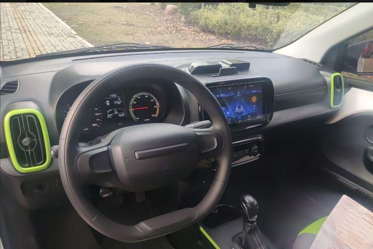 Used Roewe Clever 2021 302 km New Four-Seater Super-Efficient Version