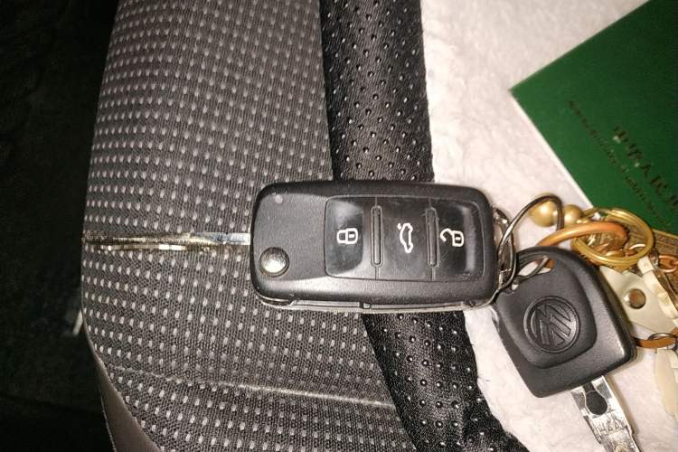 Used Volkswagen up! 2015 1.0L go high!
