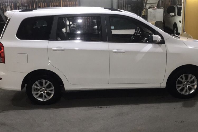 Used Jinbei 750 2015 1.5L Deluxe Model
