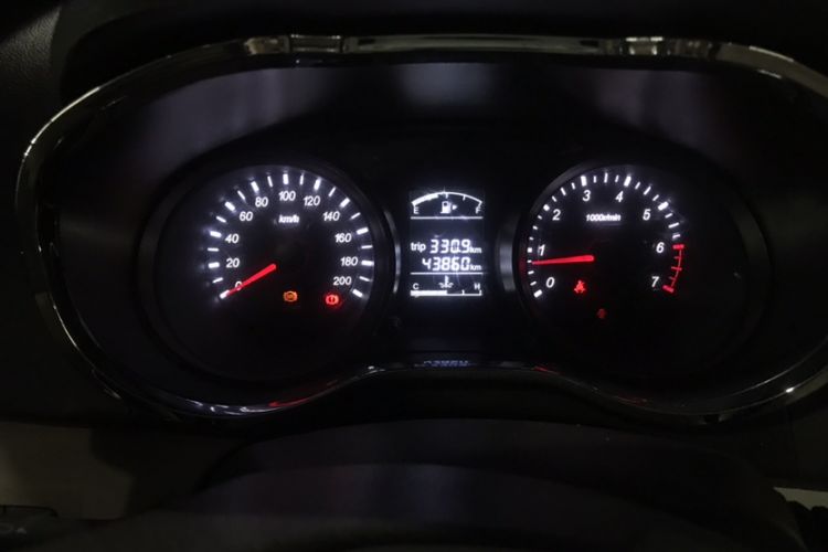 Used Jinbei 750 2015 1.5L Deluxe Model
