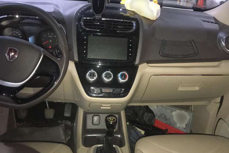 Used Jinbei 750 2015 1.5L Deluxe Model
