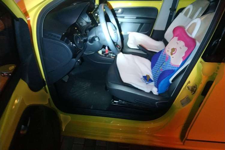 Used Volkswagen up! 2015 1.0L go high!
