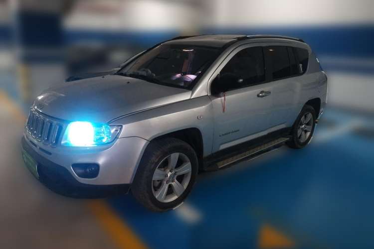 Used Jeep Compass 2011 2.0L two-wheel drive sport version