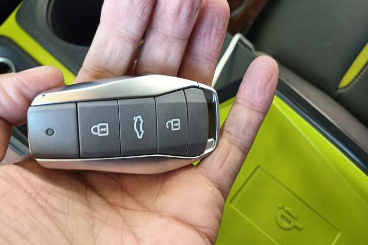Used SOL E10X 2021 302 km Range Luxury Version 31.4 kWh
