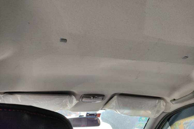 Used Dongfeng Shuaike 2013 Revised Version 1.5L Manual Comfort Trim 7 Seats China IV Standard
