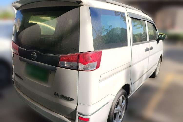 Used Dongfeng Shuaike 2013 Revised Version 1.5L Manual Comfort Trim 7 Seats China IV Standard
