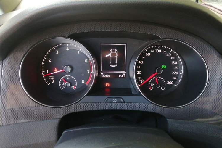 Used Volkswagen Golf Sportsvan 2016 230TSI Automatic Trend Edition Instrument Cluster