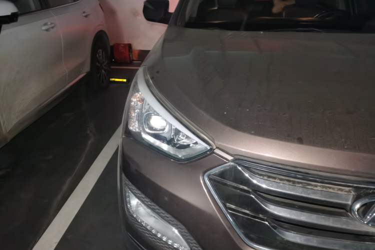 Used Hyundai Santa Fe 2013 2.4L Automatic 4x4 Smart Version