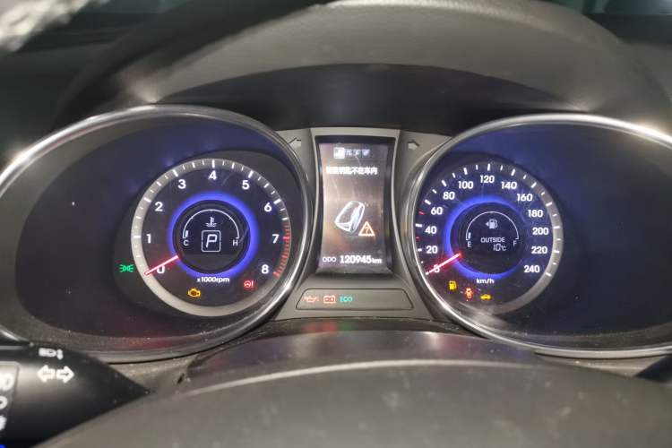 Used Hyundai Santa Fe 2013 2.4L Automatic 4x4 Smart Version