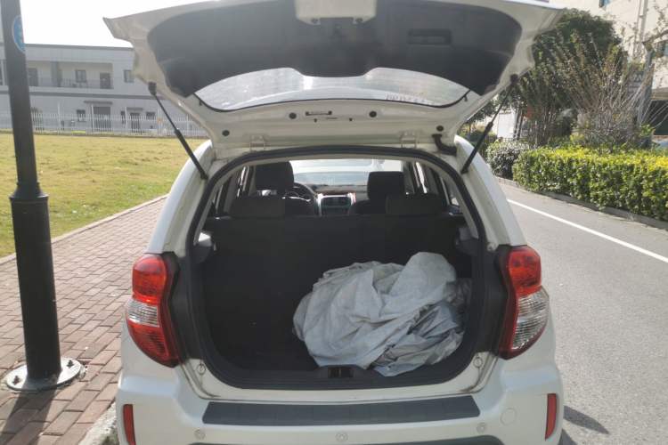 Used Changan CX20 2014 1.4L IMT Sunroof Navigation Version China IV Standard
