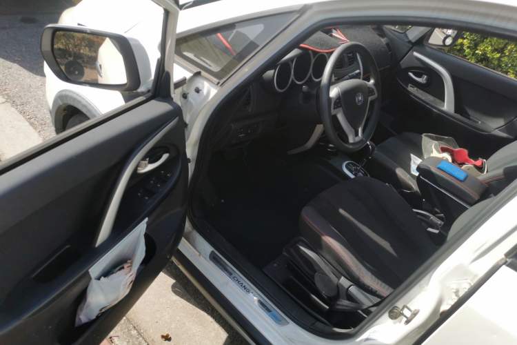 Used Changan CX20 2014 1.4L IMT Sunroof Navigation Version China IV Standard
