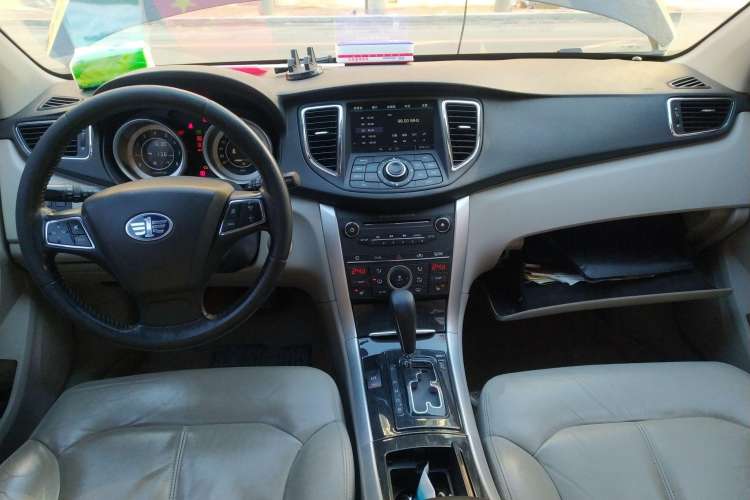 Used Bestune B90 2012 2.0L Automatic Luxury Edition