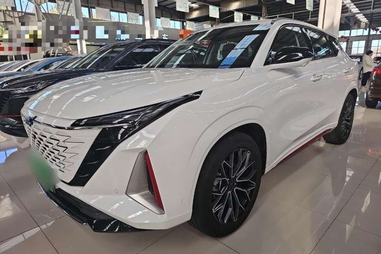 Used Oshan Z6 2022 Blue Whale 1.5T DCT Smart Navigation Model