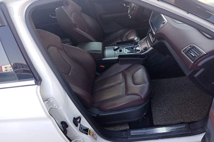 Used Land X7 2015 2.0T Panoramic Prestige Edition