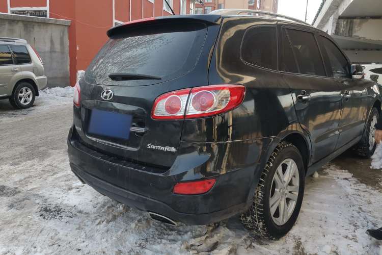 Used Hyundai Santa Fe Classic 2010 2.4 Comfort Edition 7-Seater Four-Wheel Drive
