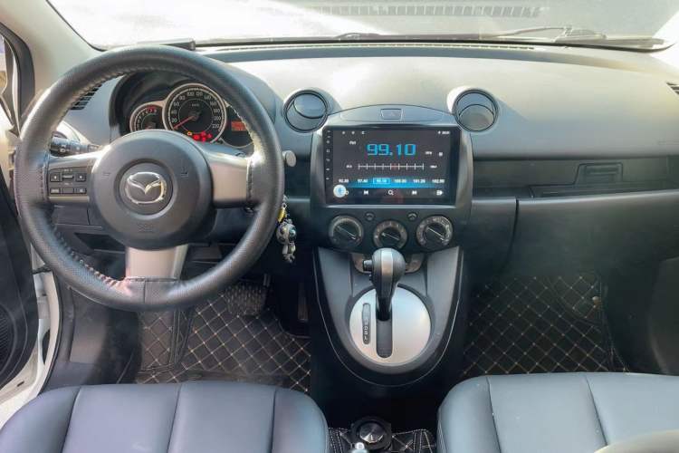 Used Mazda Mazda 2 2012 Hatchback Xuan Dong 1.5L Automatic Value Edition
