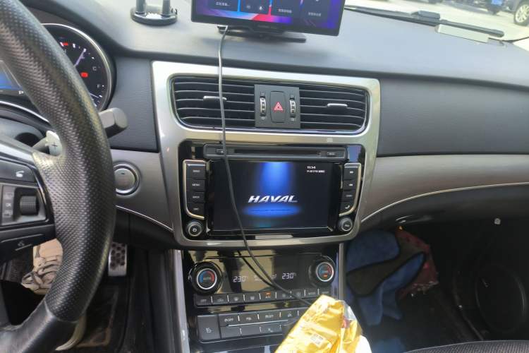 Used Haval H8 2017 2.0T Gasoline Four-Wheel Drive Luxury Model
