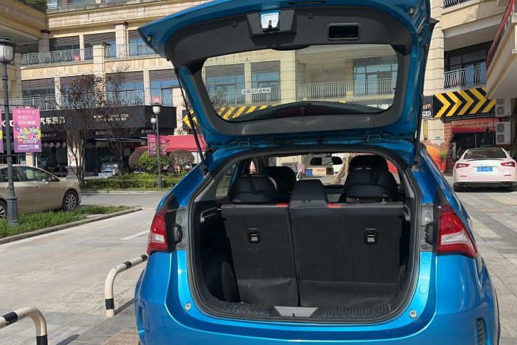 Used Luxgen U5 SUV 2017 1.6L CVT Jazz Edition
