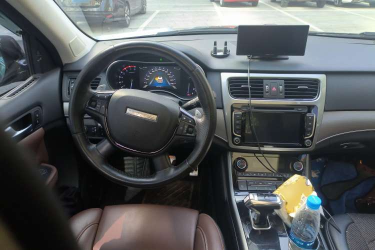 Used Haval H8 2017 2.0T Gasoline Four-Wheel Drive Luxury Model
