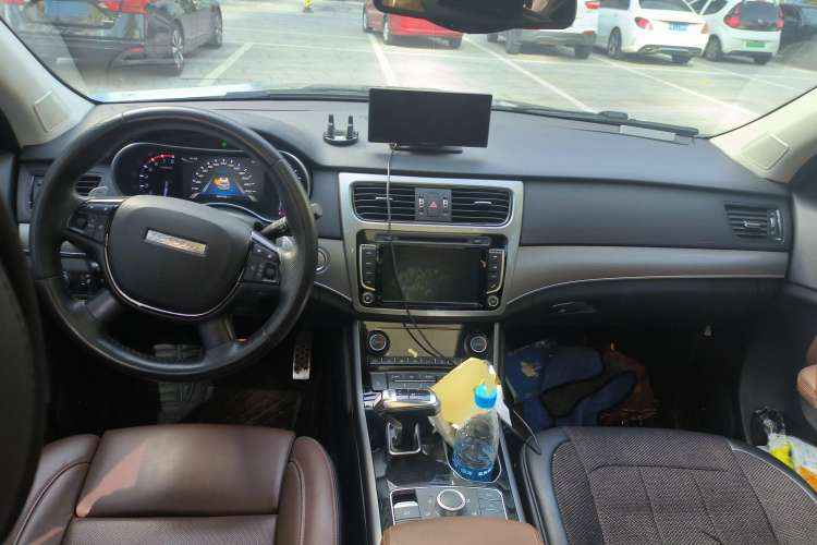 Used Haval H8 2017 2.0T Gasoline Four-Wheel Drive Luxury Model
