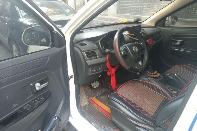 Used Dongfeng Fengon 370 2017 1.5L CVT Fashion Edition 7-Seater