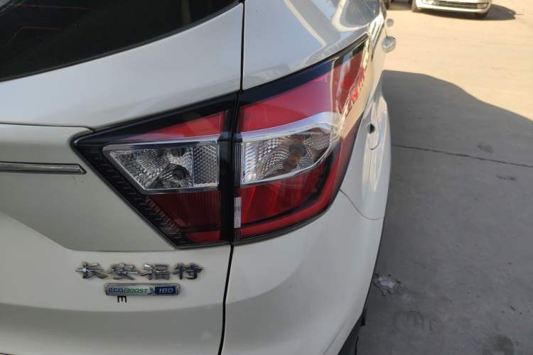 Used Ford Kuga 2019 EcoBoost 180 Two-Wheel-Drive Platinum Edition China VI Standard