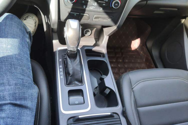 Used Ford Kuga 2019 EcoBoost 180 Two-Wheel-Drive Platinum Edition China VI Standard